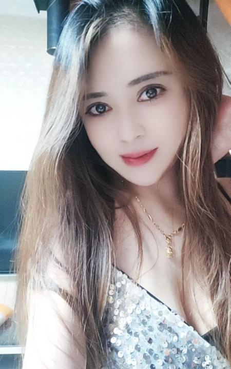 横塘气质长腿小姐姐