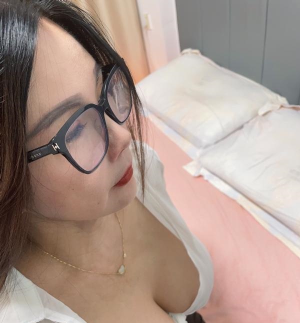 返食大奶少妇