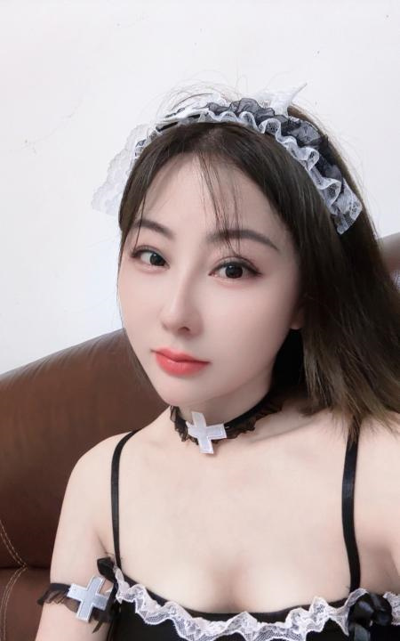 蛇吻女友雯雯
