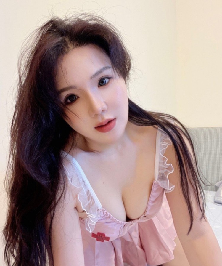 龙华嫩妹小雪