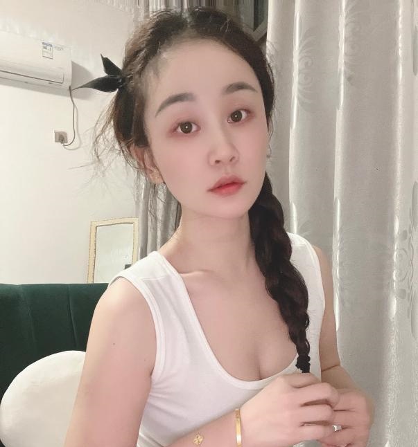 青浦温柔性感晴晴