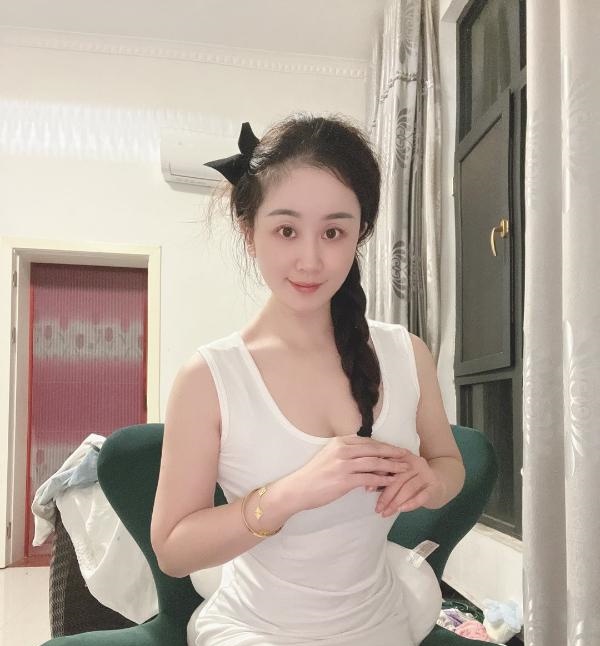 青浦温柔性感晴晴