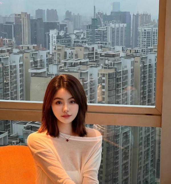黑丝制服诱惑女友服务