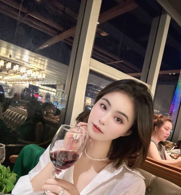 黑丝制服诱惑女友服务