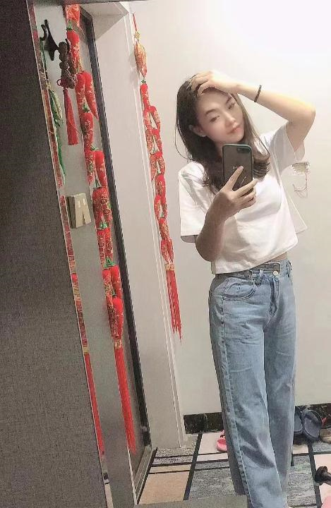 长腿美女莉莉