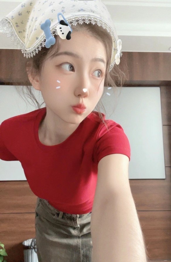 骚气十足的可爱嫩妹