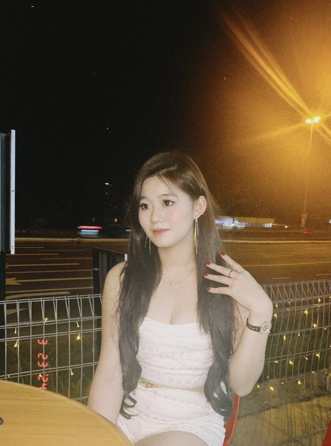 极品童颜巨乳