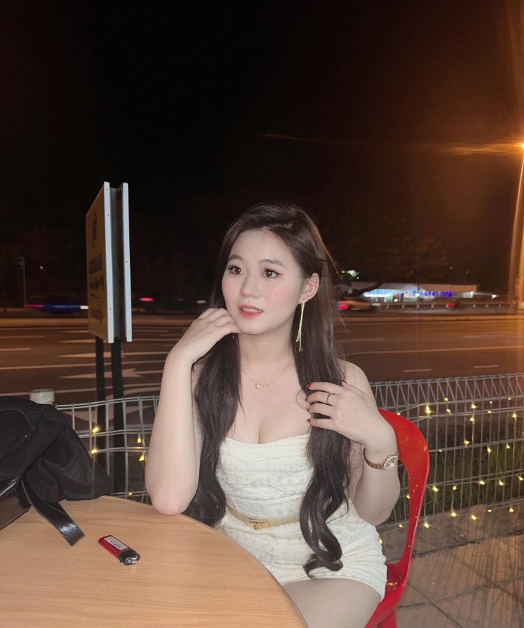 极品童颜巨乳