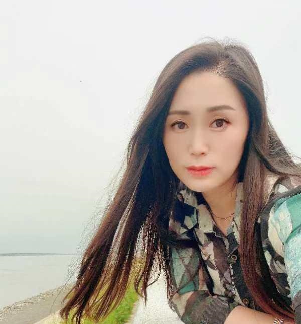 洪山苗条高挑少妇