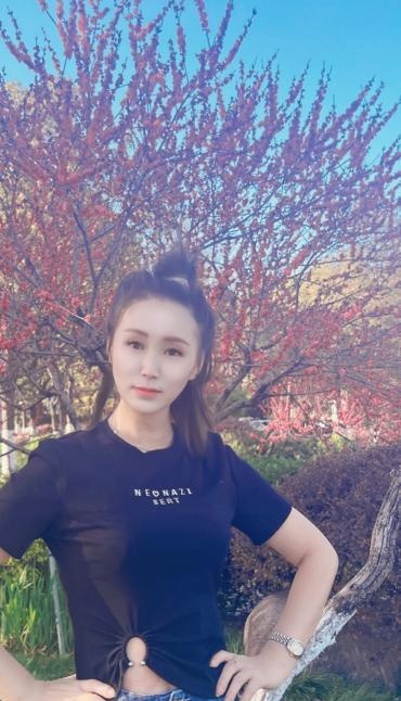 洪山苗条高挑少妇