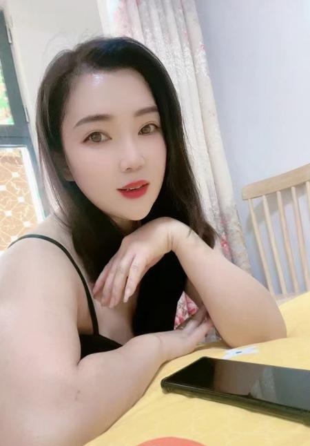 白嫩巨乳乐乐