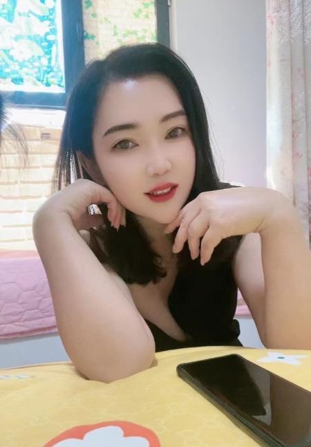 白嫩巨乳乐乐
