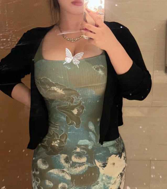 约干美甲店小姐姐