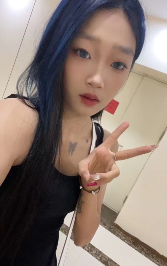 18嫩妹