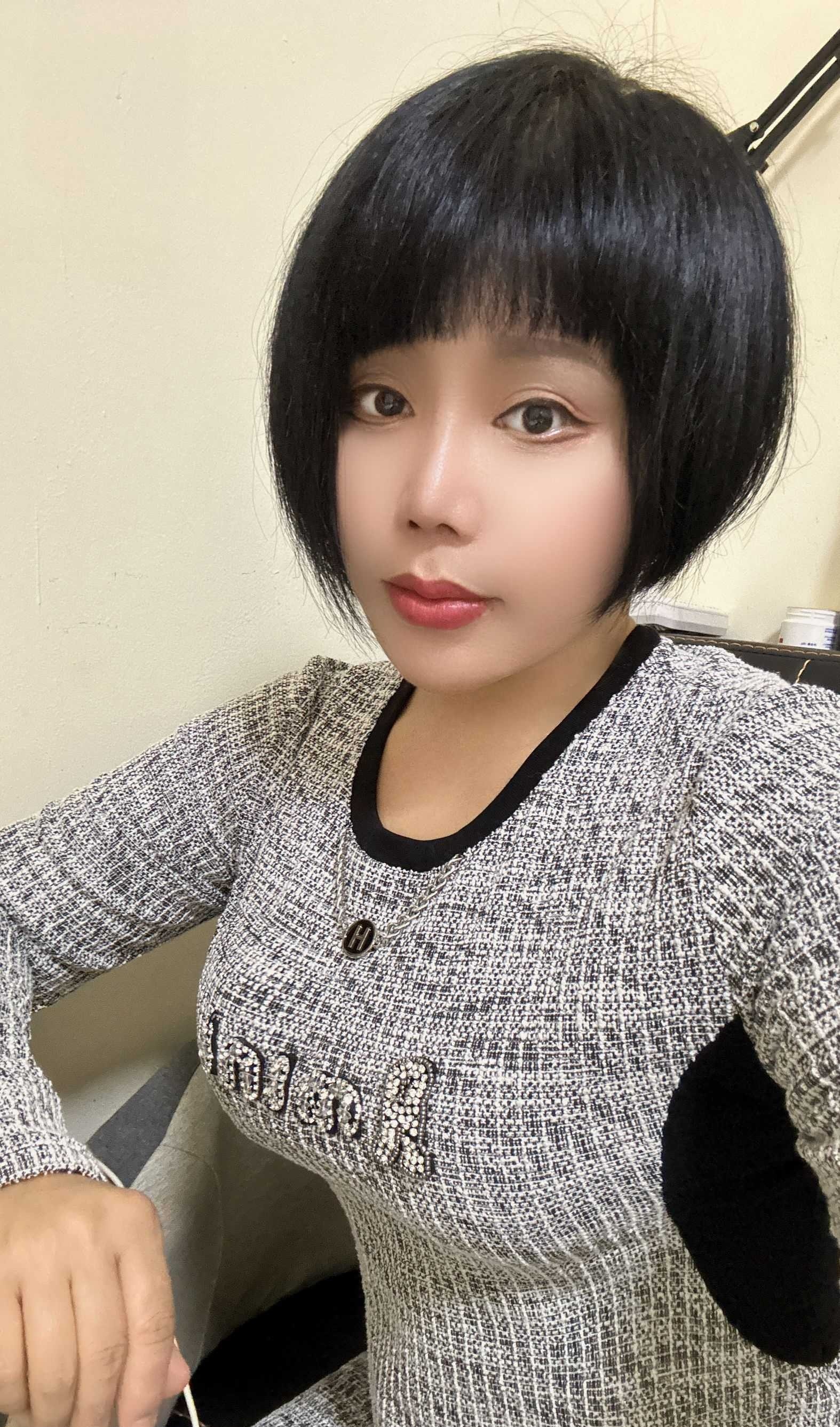 乖巧胸大服务系少妇
