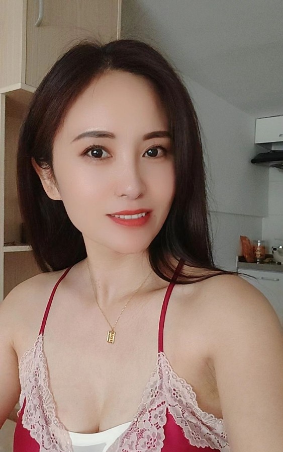 宝山优雅美少妇