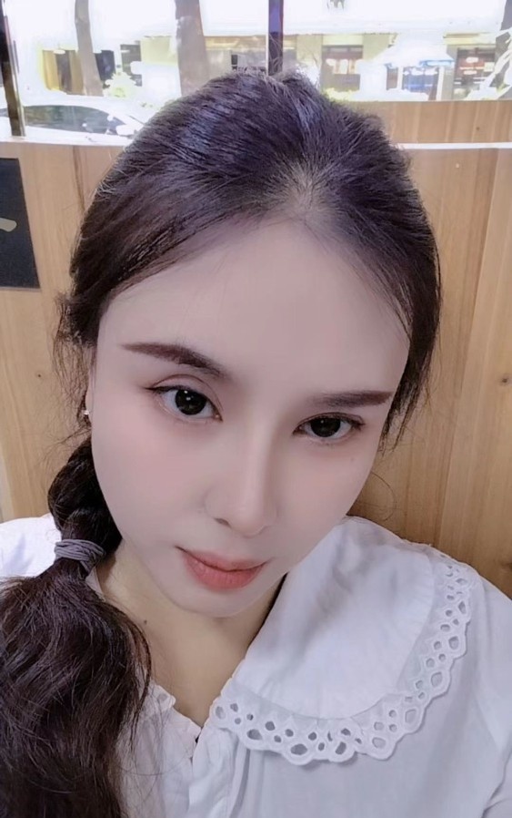 莉莉娅