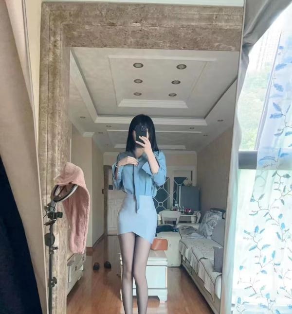 西门颜控糖依依