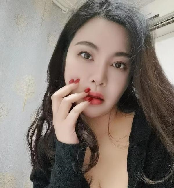 微笑御姐乐乐