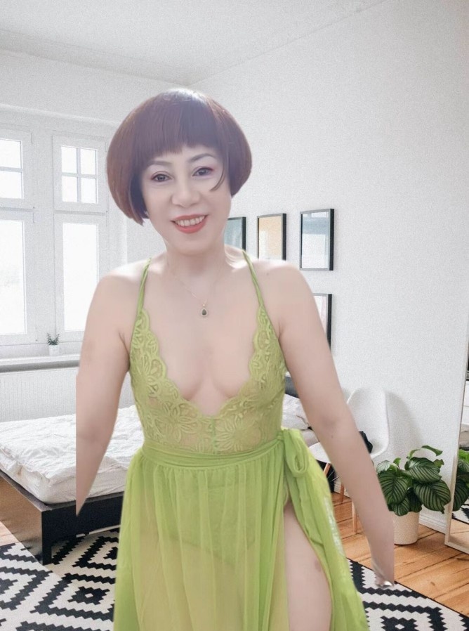 榨汁泄火熟女