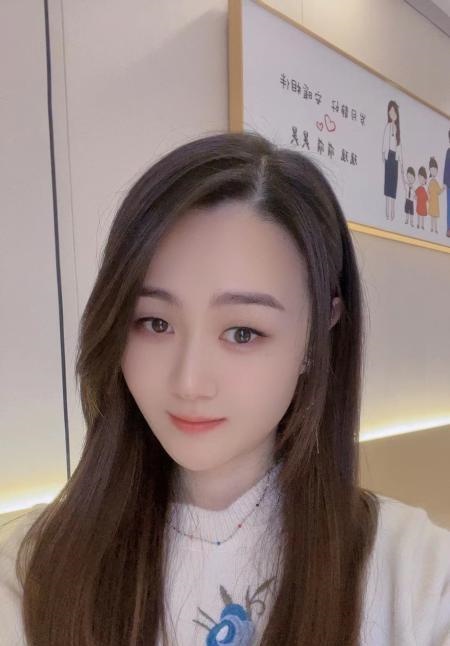 天心肤白貌美妹子