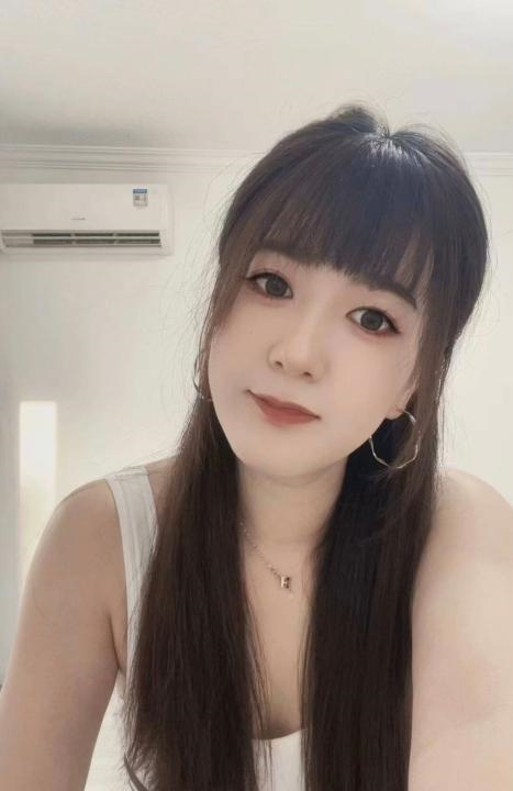 莹莹小骚货