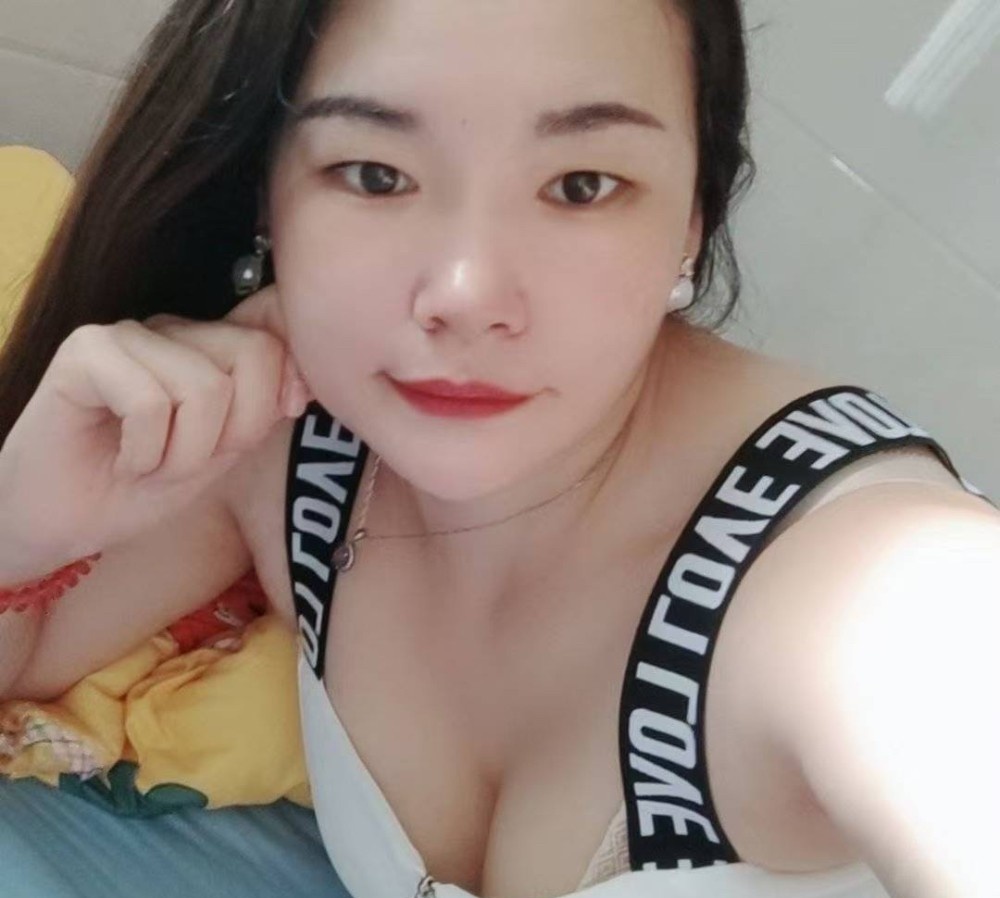 肥臀微坦泄火熟女