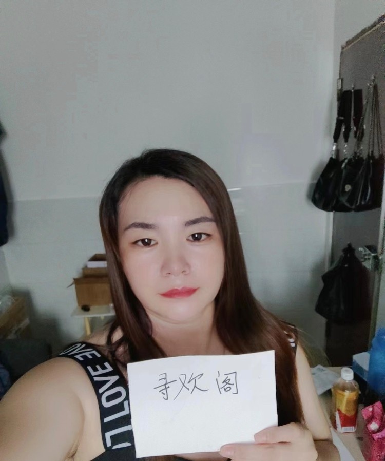 肥臀微坦泄火熟女
