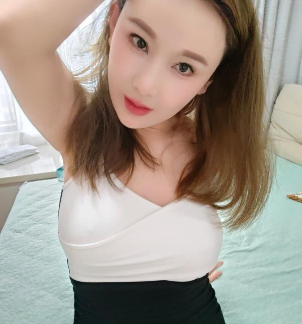 昆山肤白貌美大长腿