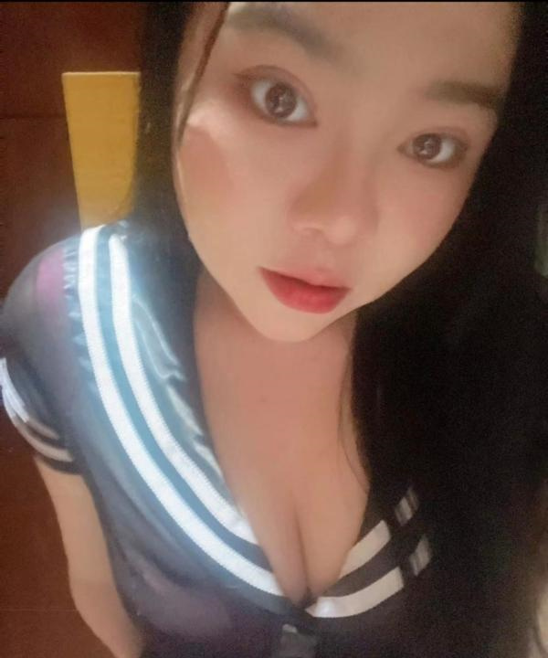 大奶倩倩