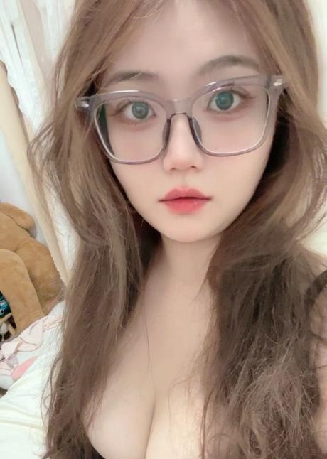 北京潘家园丰满小妹