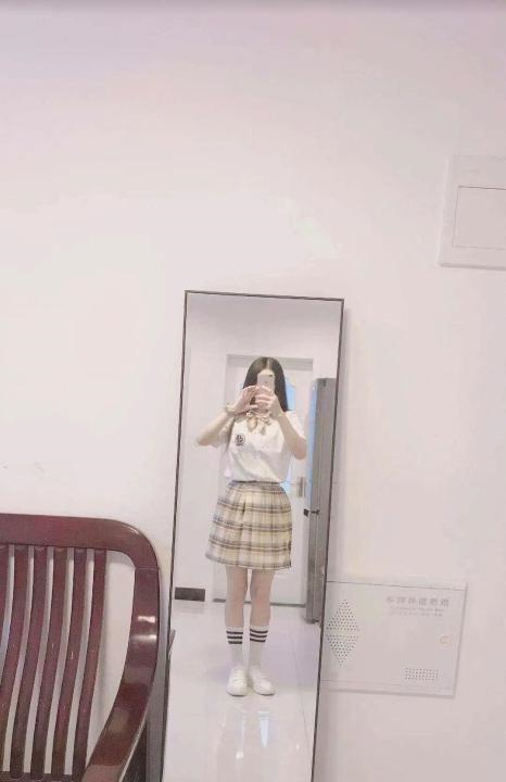 半套服务小姐姐