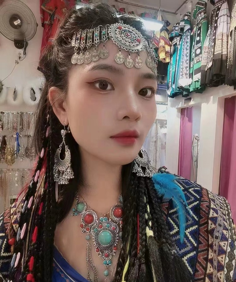 闵行雅雅