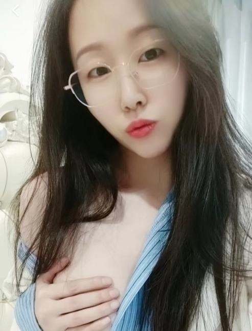 禅城气质小姐姐