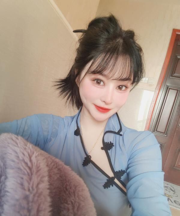 兼职大胸小姐姐