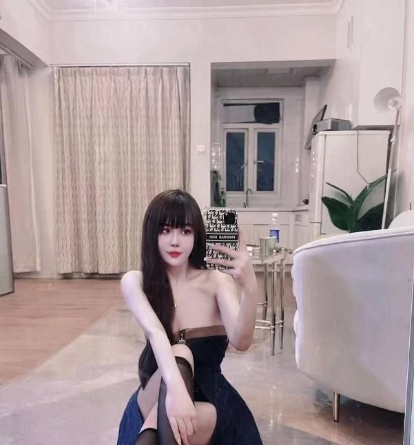 风骚反差颜值御姐