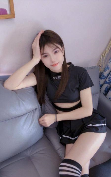 肤白颜值嫩妹