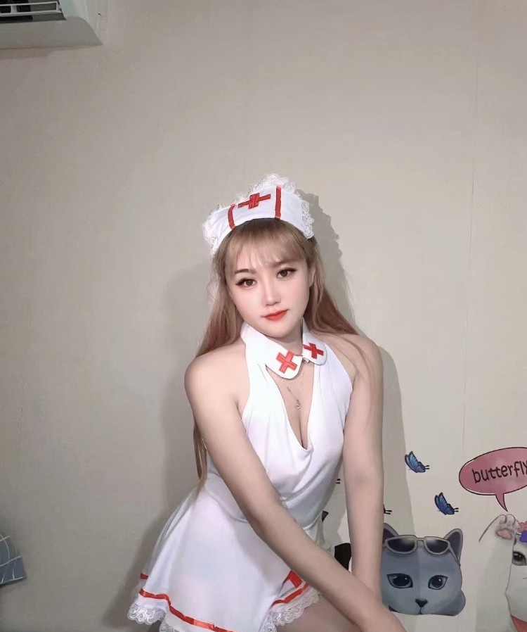 丰乳翘臀皮肤白