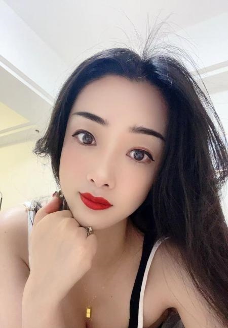 惠城舌吻大奶妹