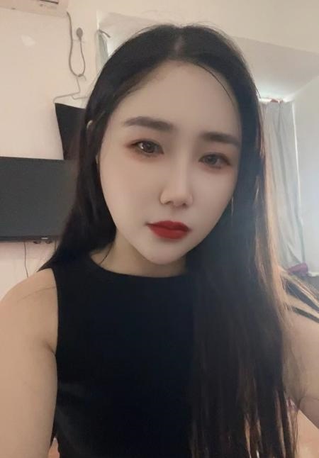 练瑜伽的小烧妹