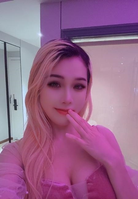 浦东翘臀服务系金发妹