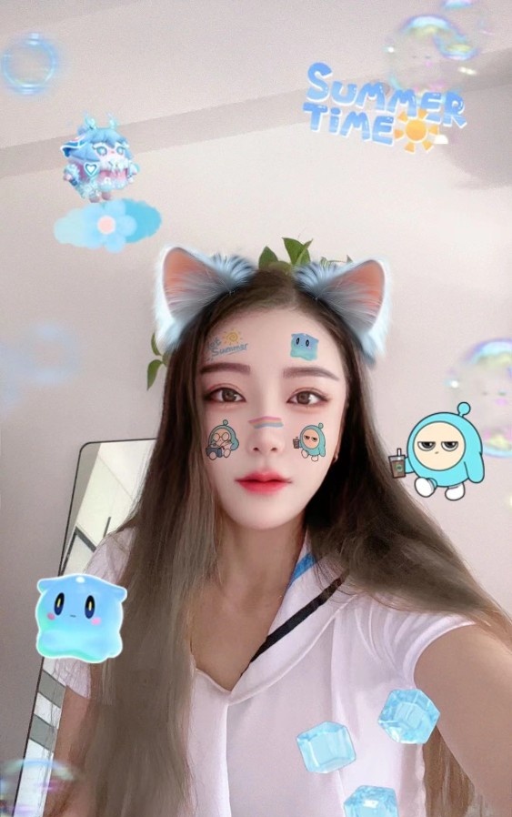 肤白奶大小姐姐