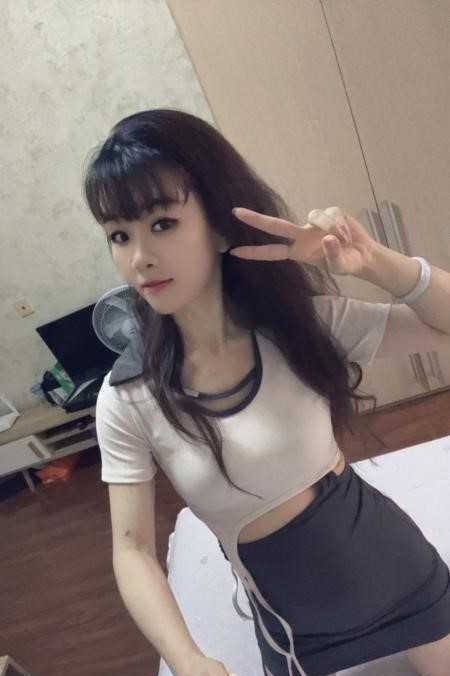 大咪咪小骚逼