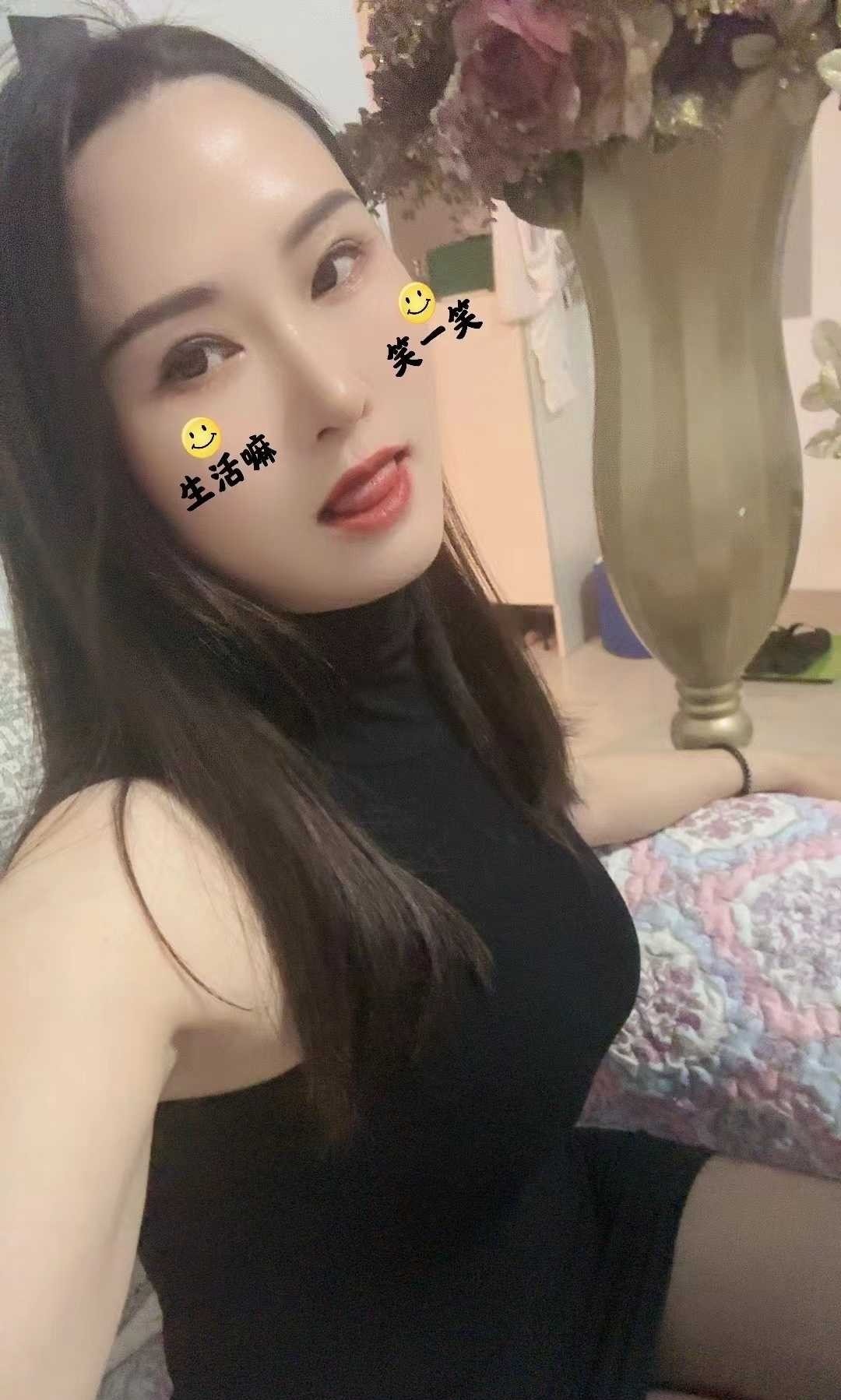 湖塘小骚妇，还有表妹在一起!