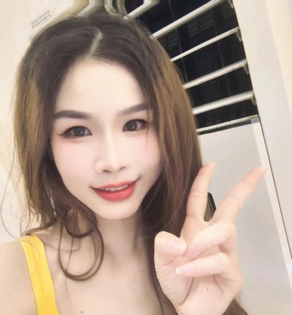 深喉舌吻娇小朵朵