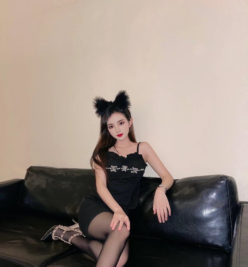 长腿丝足女王璐璐