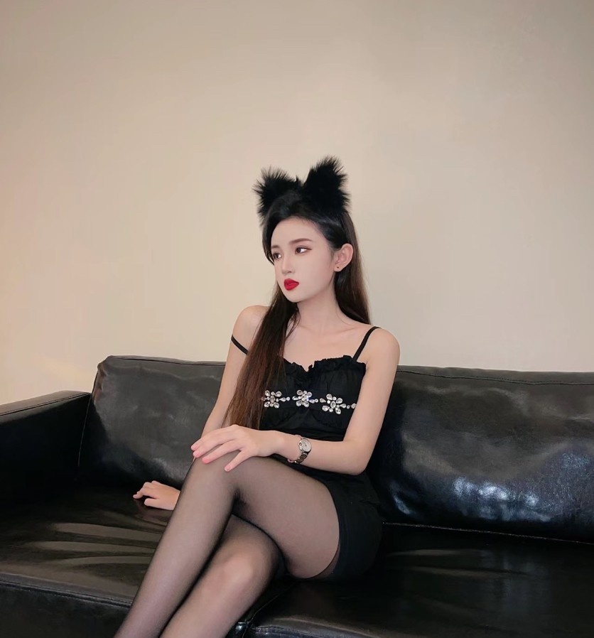 长腿丝足女王璐璐