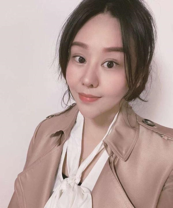 热情大奶妹子