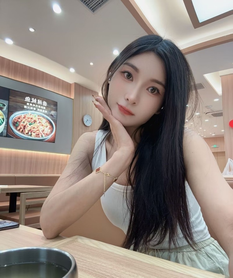 南方年轻美女