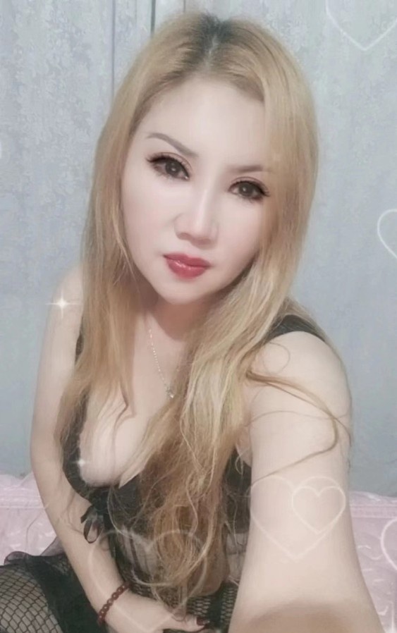 金发风骚妖女
